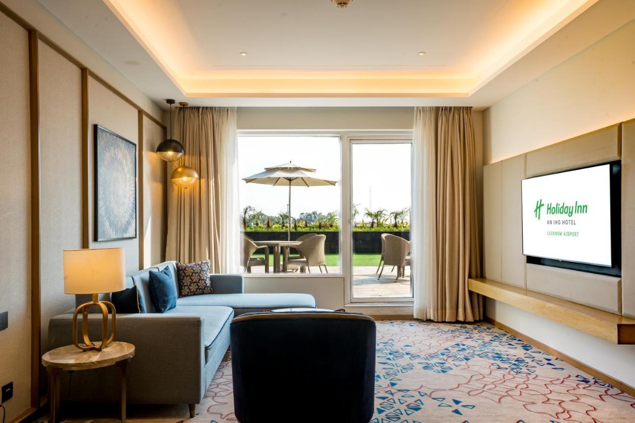 Holiday Inn Lucknow Airport By Ihg Extérieur photo