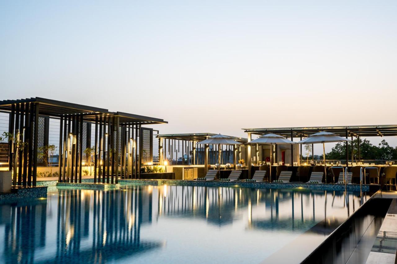 Holiday Inn Lucknow Airport By Ihg Extérieur photo