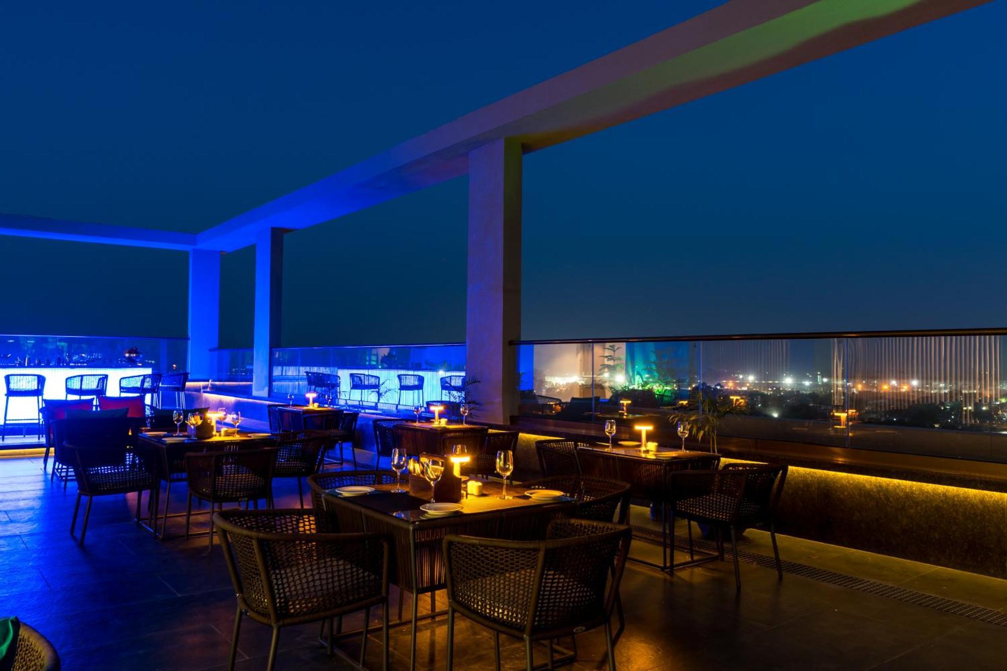 Holiday Inn Lucknow Airport By Ihg Extérieur photo