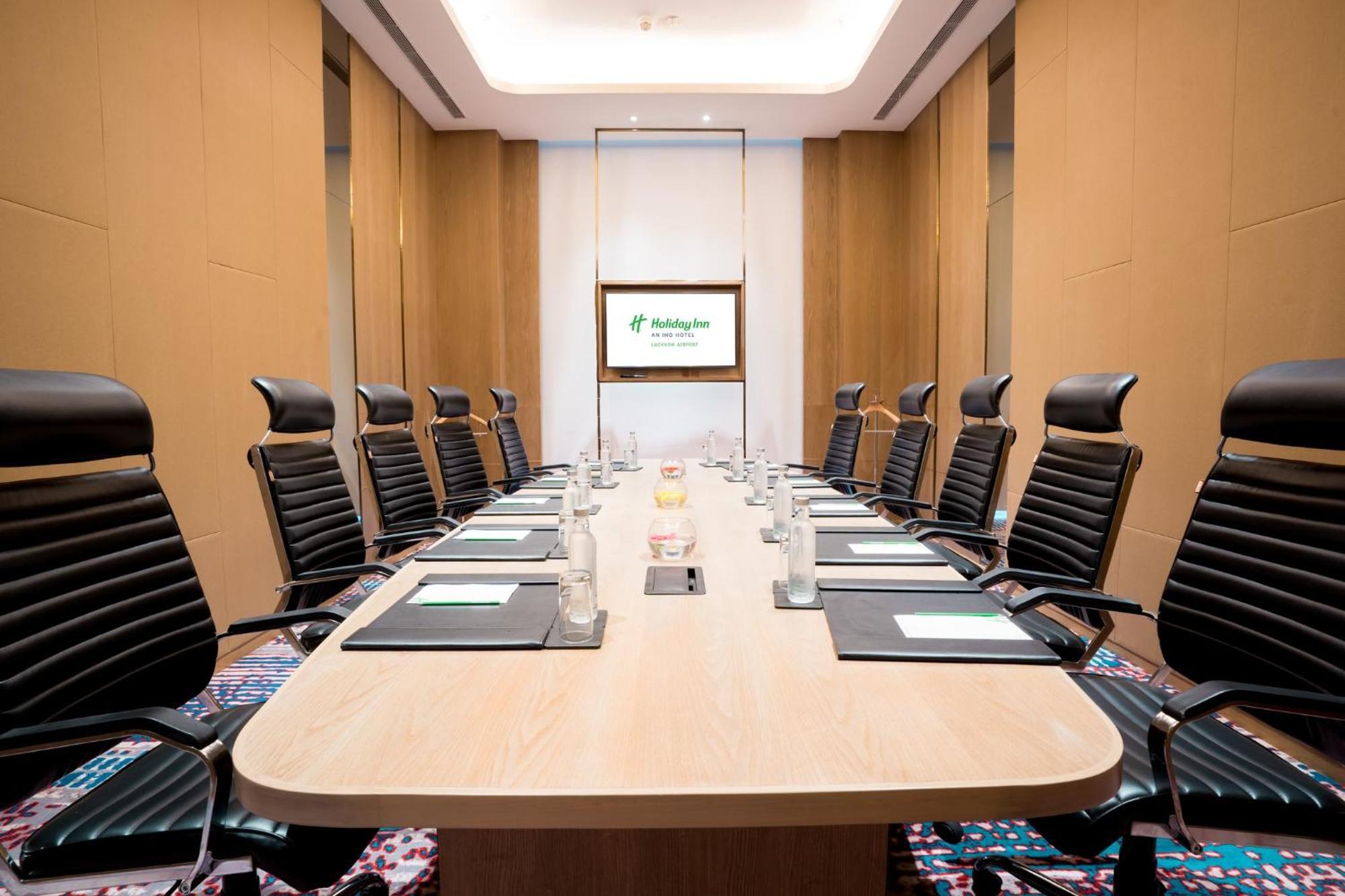 Holiday Inn Lucknow Airport By Ihg Extérieur photo