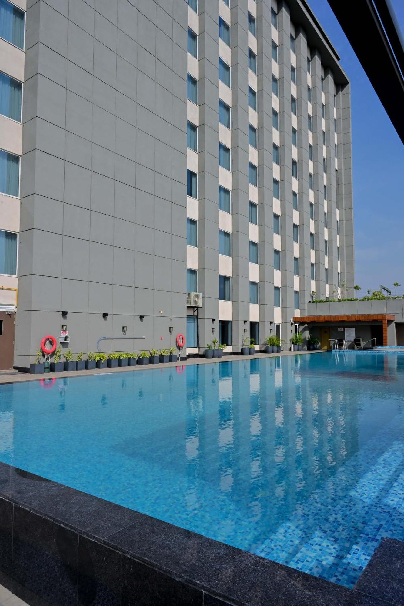 Holiday Inn Lucknow Airport By Ihg Extérieur photo