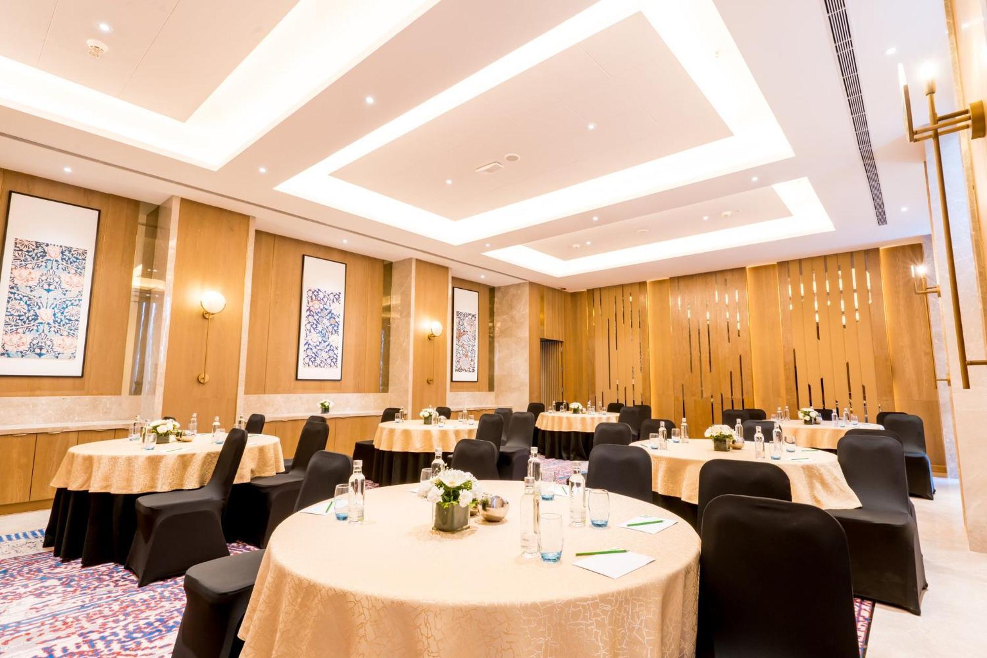 Holiday Inn Lucknow Airport By Ihg Extérieur photo
